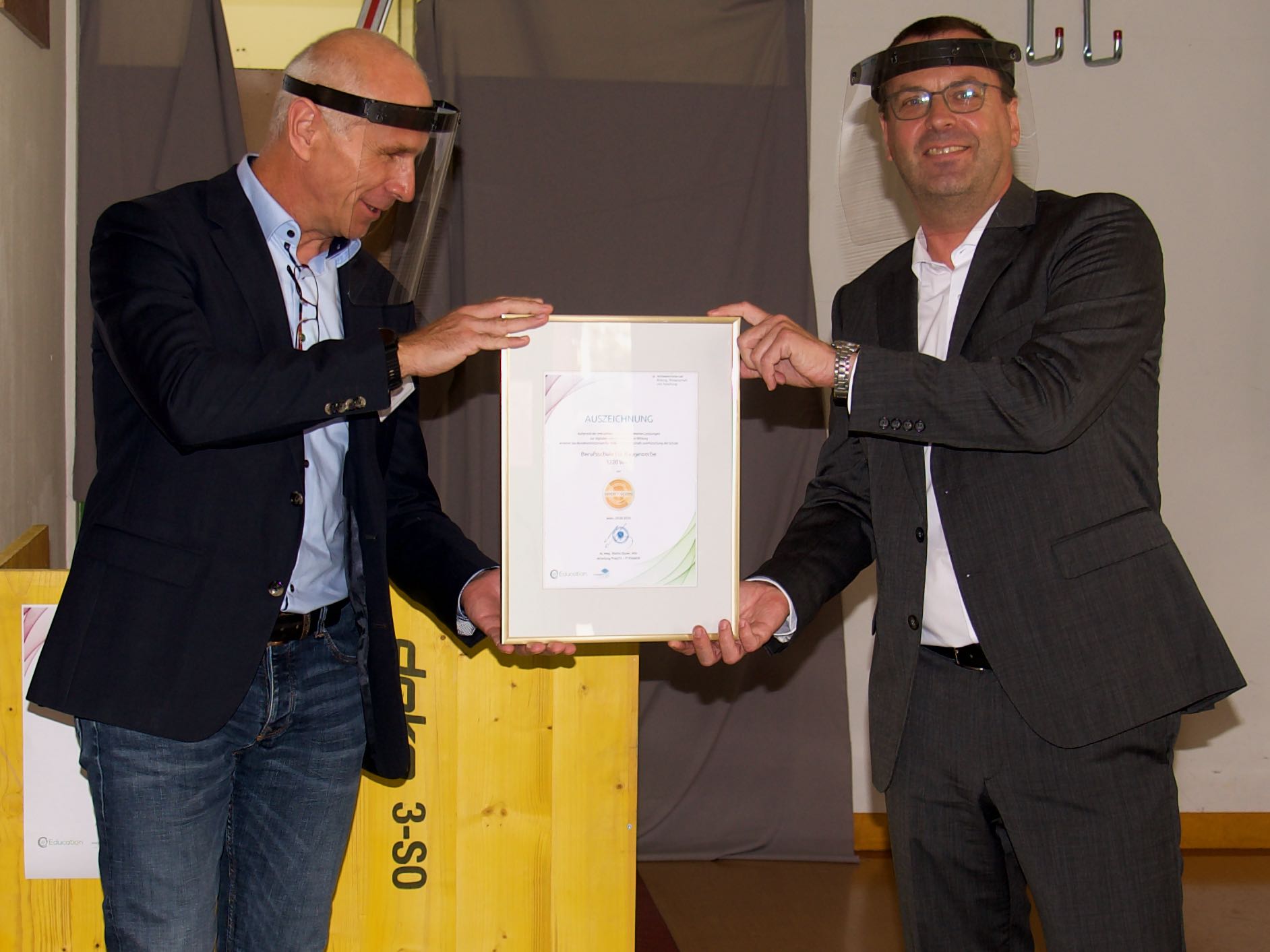 Auszeichnung zur „eEducation-Expert+ (plus) Schule“