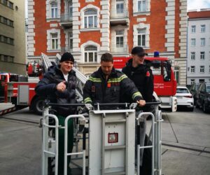 Besuch der Feuerwache Favoriten: Ein spannender Einblick in den Alltag der Feuerwehr 